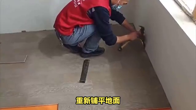 墙砖翘起压不下去怎么办(墙面瓷砖翘起来了修复视频)